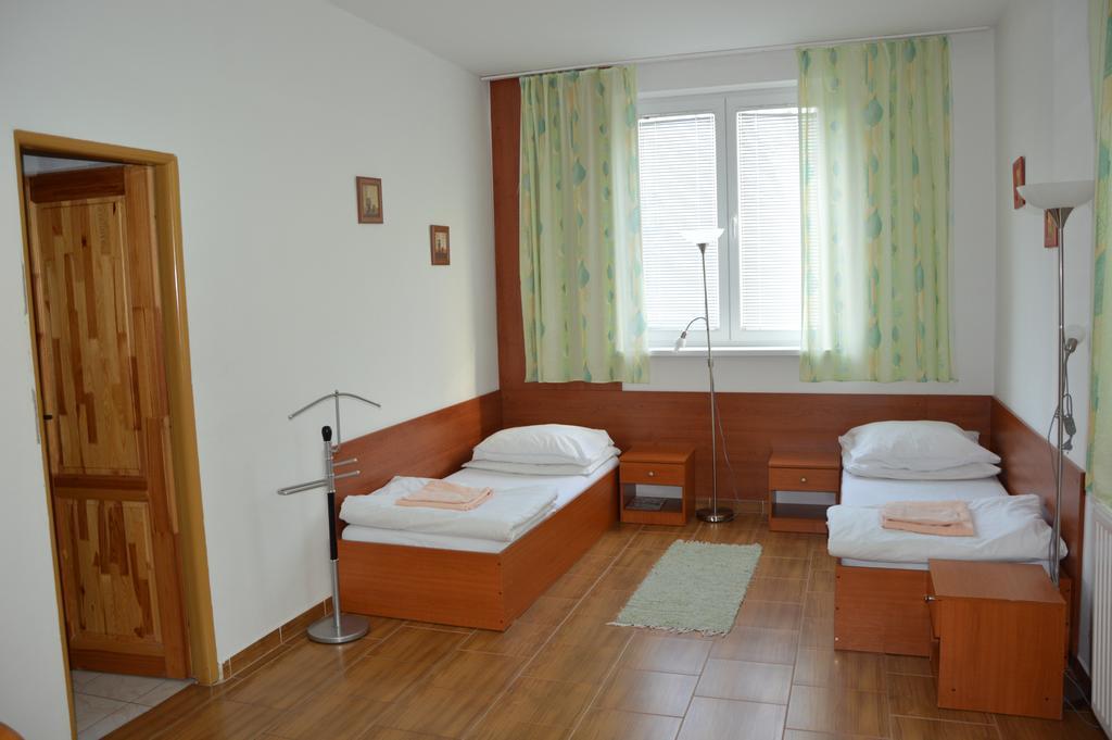 Izba Štandard s manželskou posteľou alebo 2 oddelenými posteľami (bez možnosti ubytovania s domácimi zvieratami)